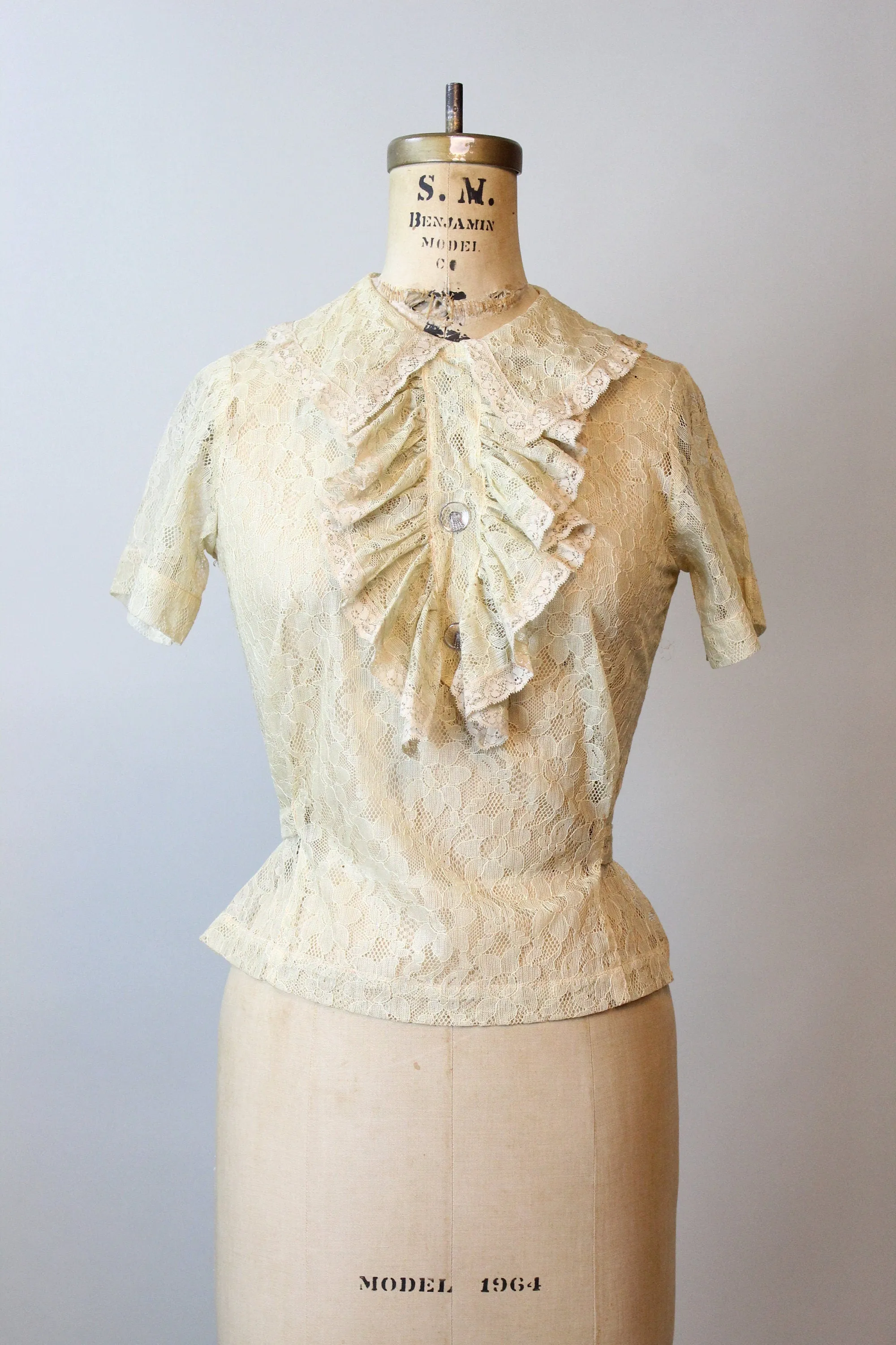 1930s LACE RUFFLE blouse top xs | new winter