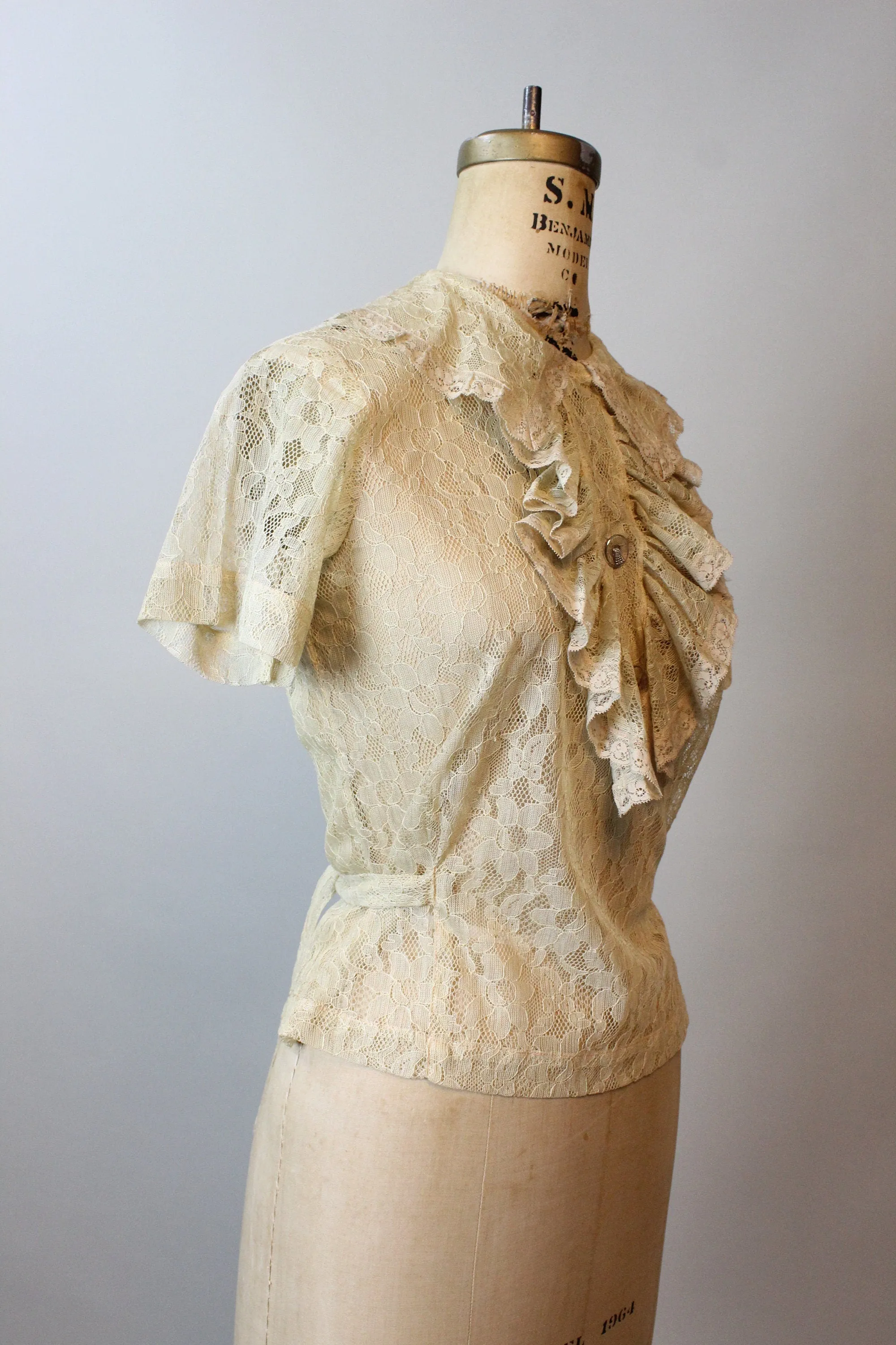 1930s LACE RUFFLE blouse top xs | new winter