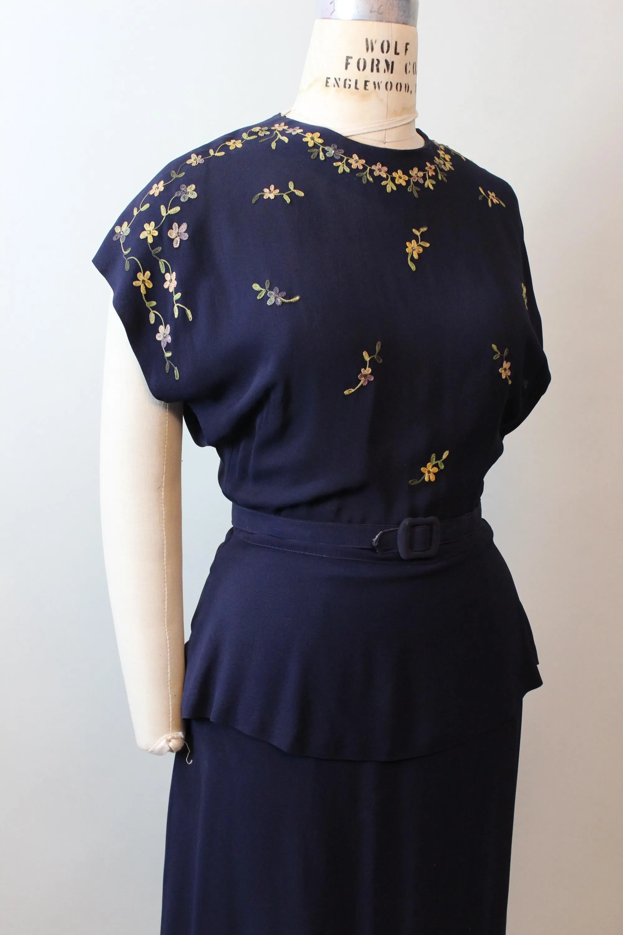 1940s EMBROIDERED peplum panel rayon dress large | new fall winter