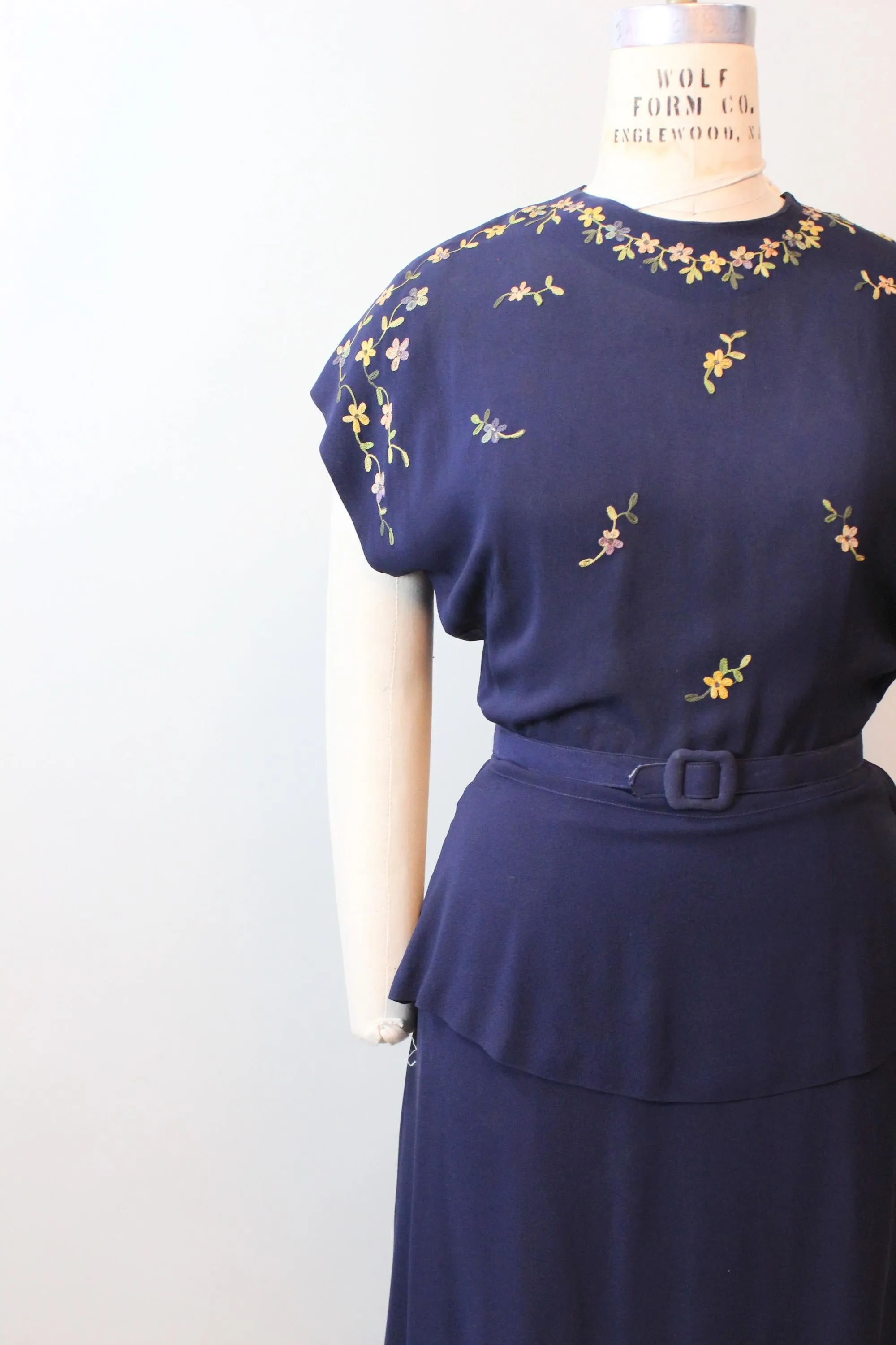 1940s EMBROIDERED peplum panel rayon dress large | new fall winter