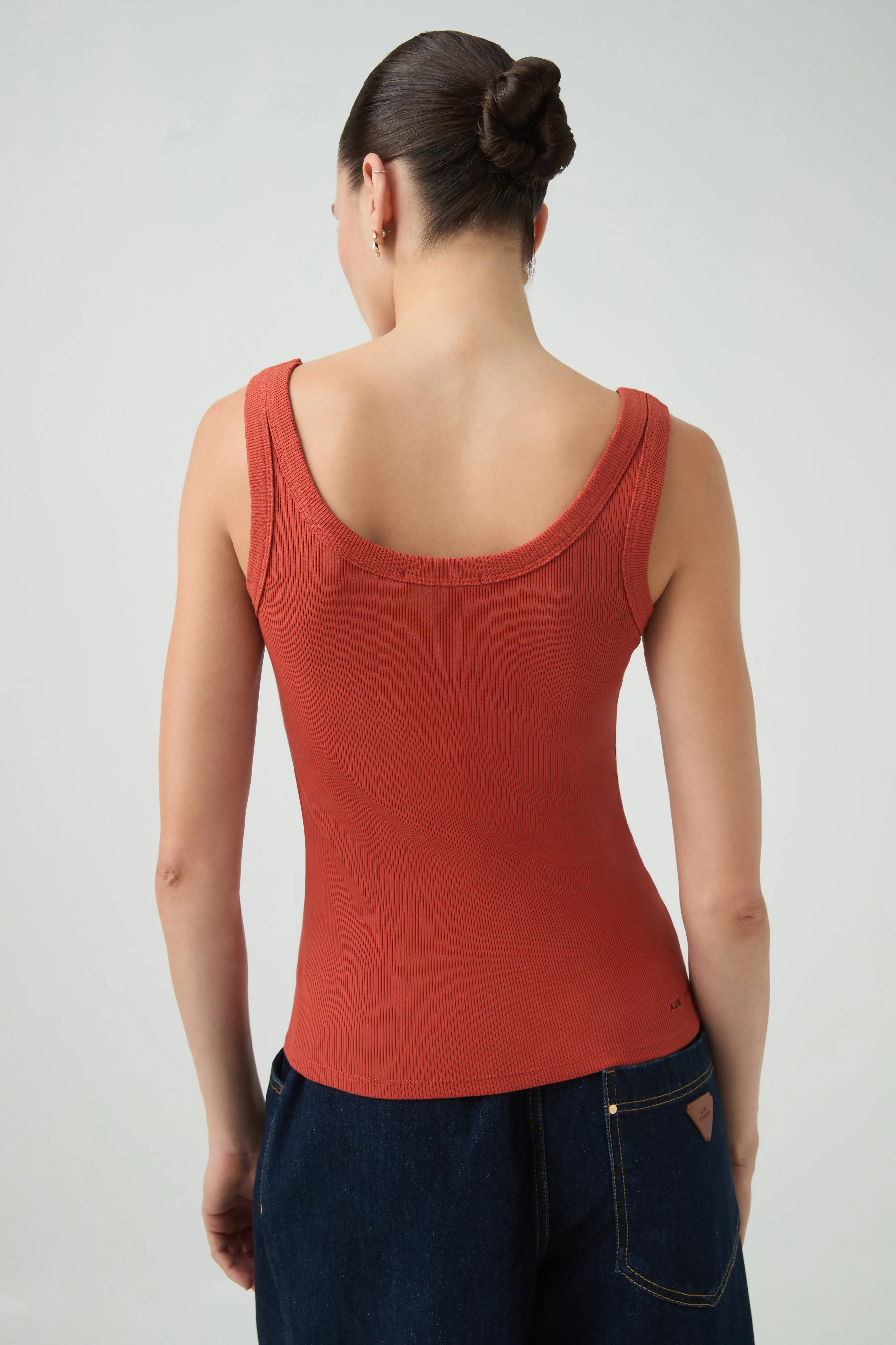 Cowrie Scoop Tank