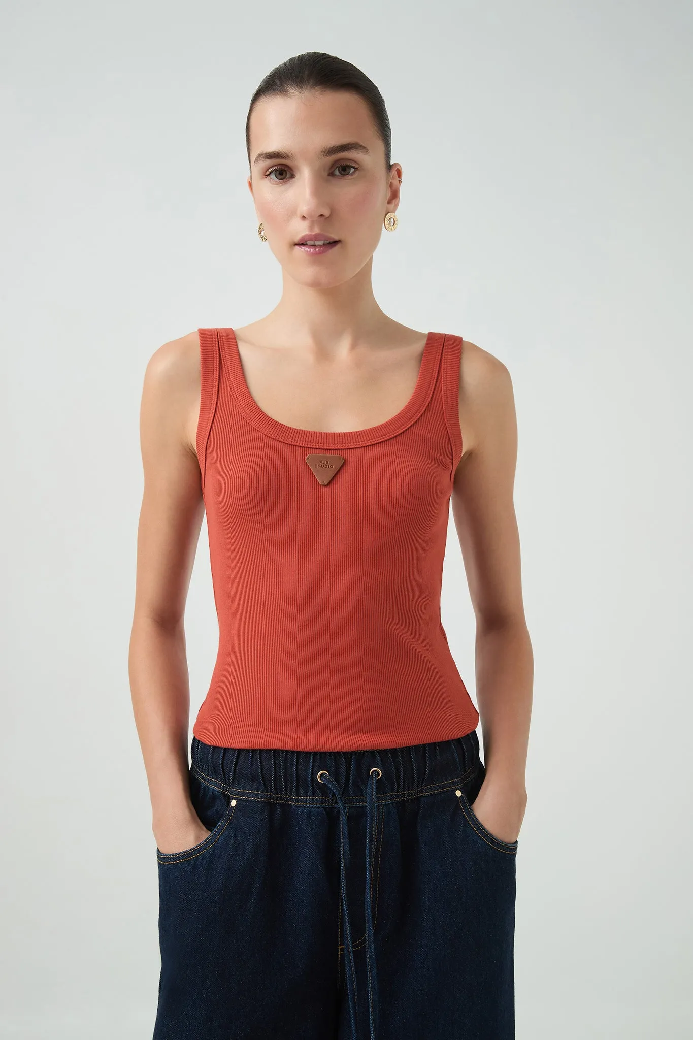 Cowrie Scoop Tank