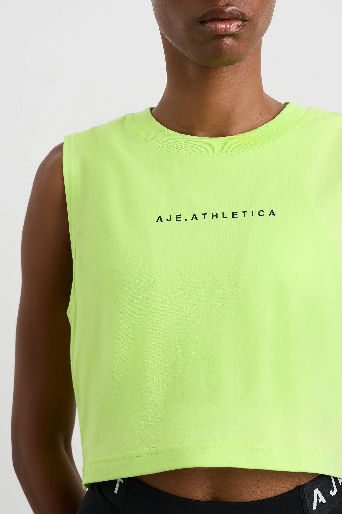 Cropped Tank 106