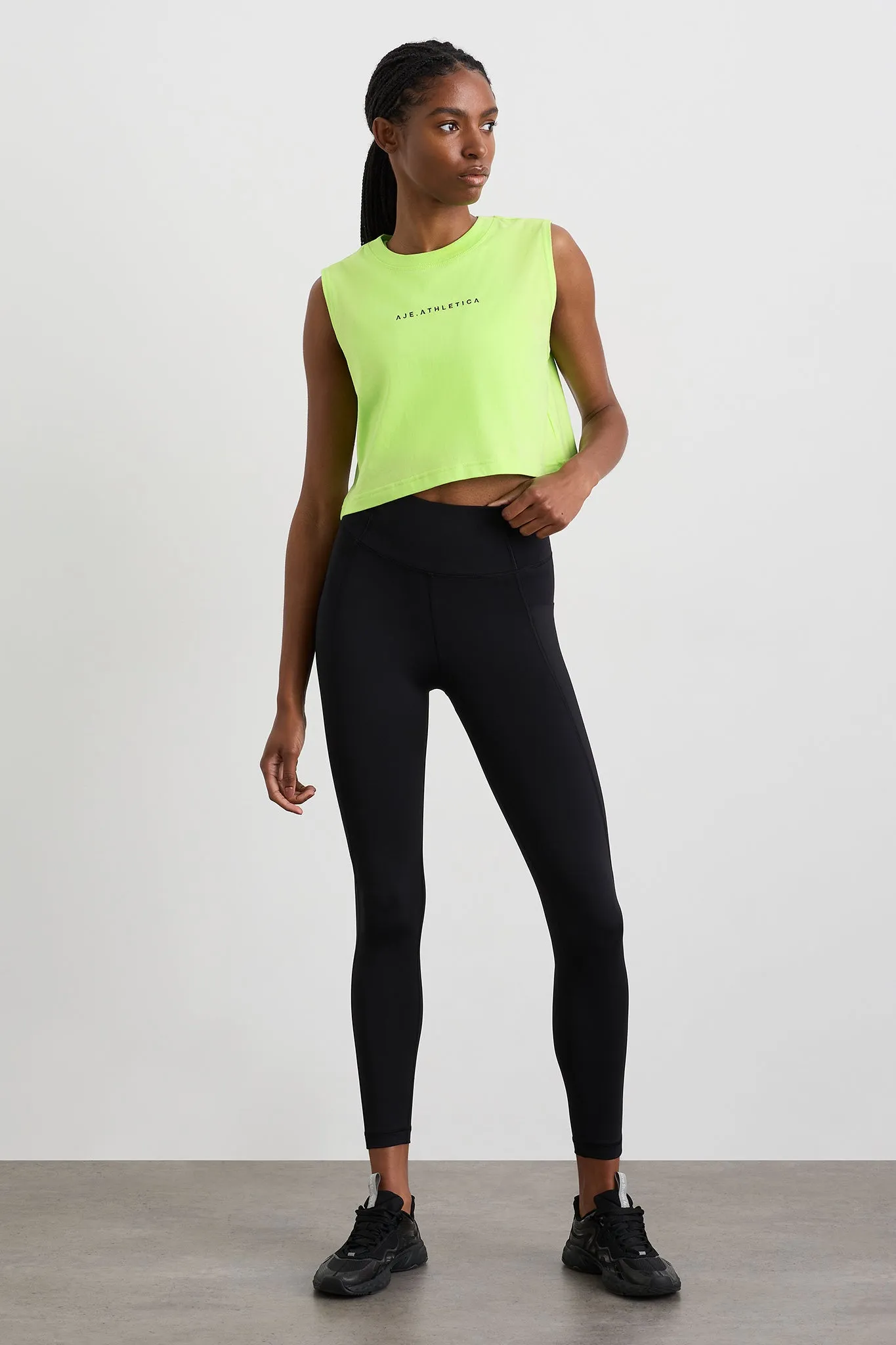 Cropped Tank 106