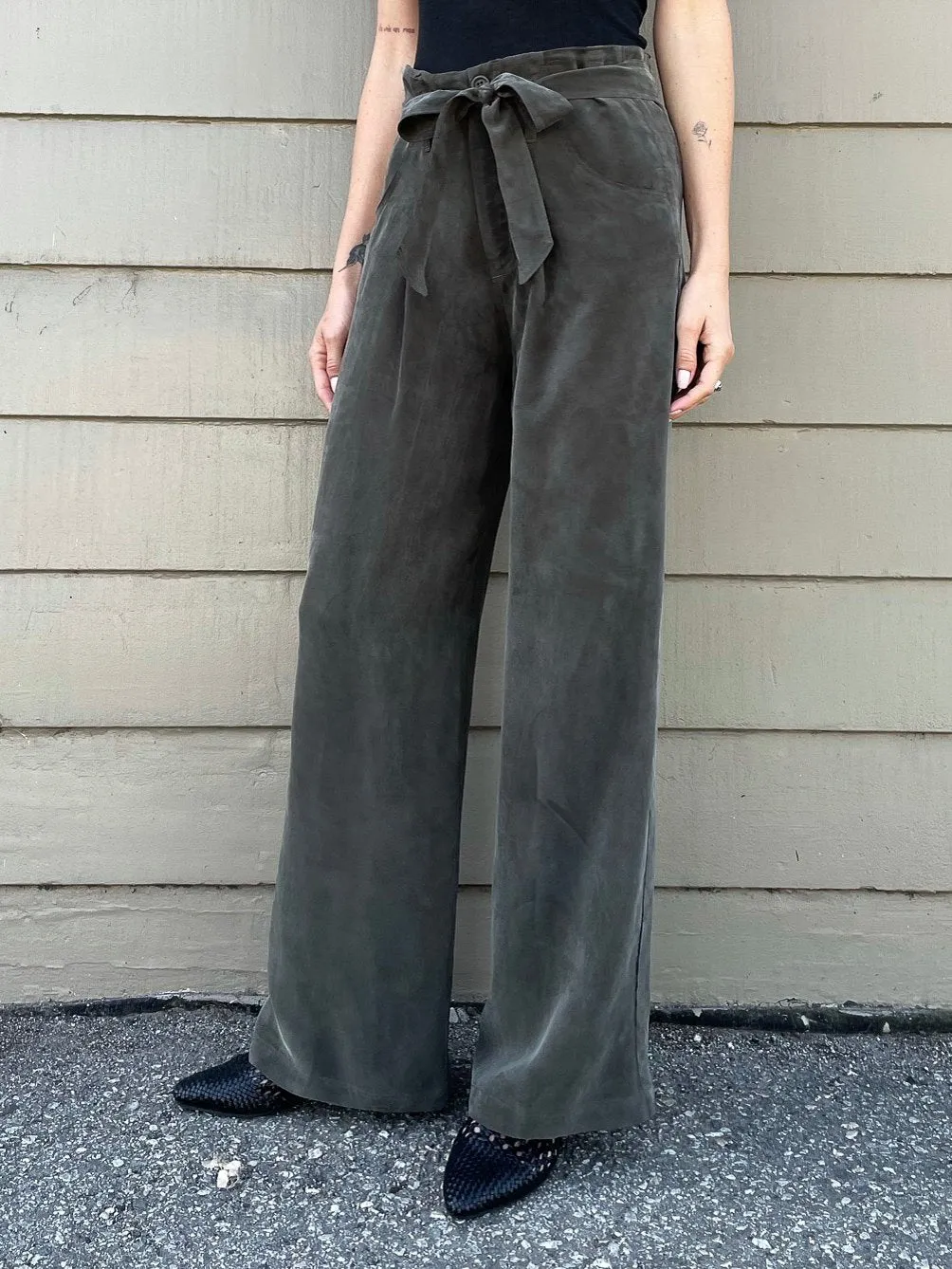 Kelly Pant in Cupro - Military
