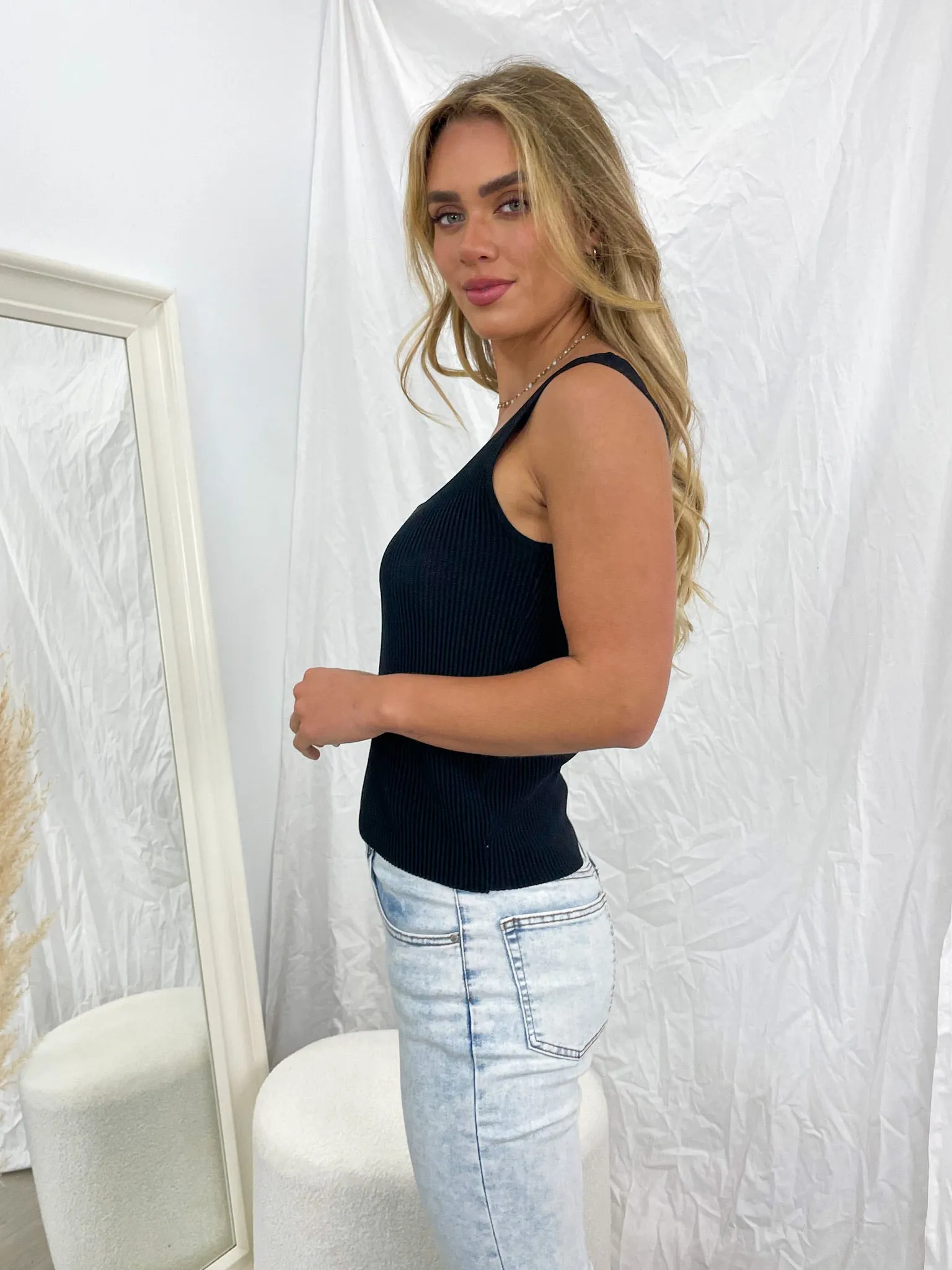STASSI RIBBED TANK - BLACK