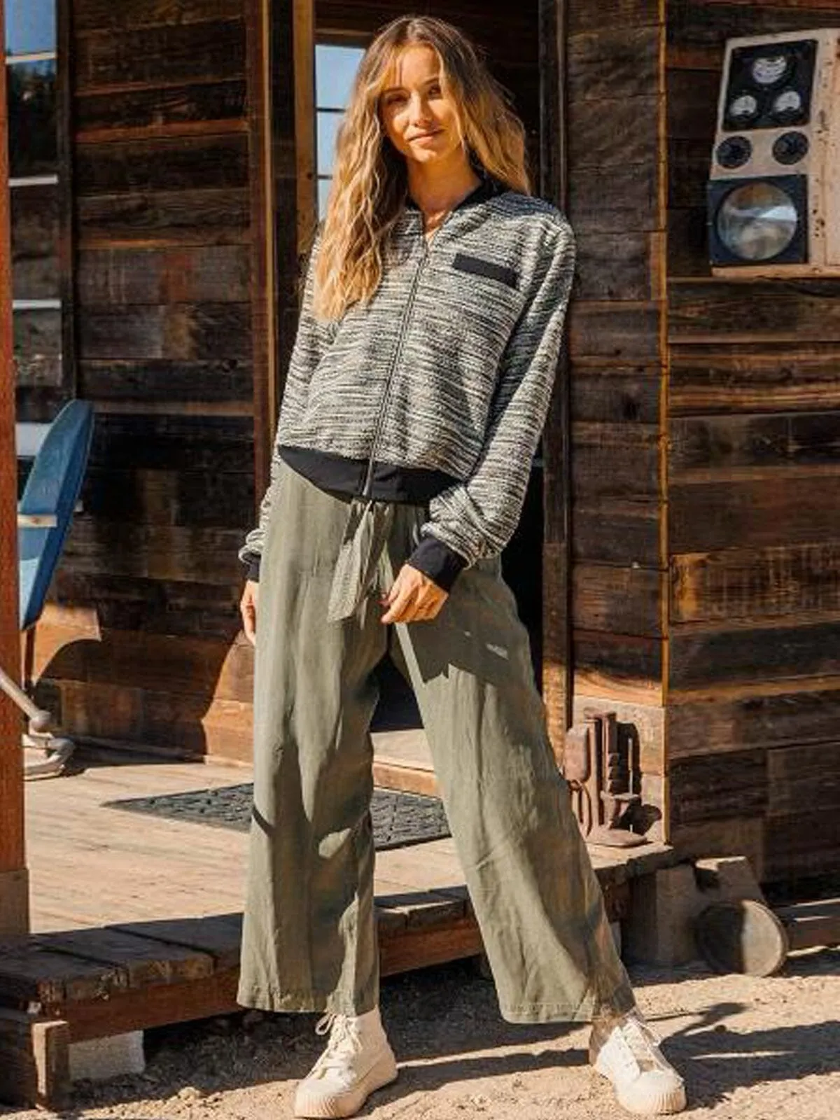 WOMEN'S POCKETS BELTED WIDE LEG PANTS